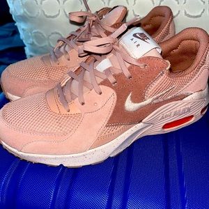Womens Nike Air max